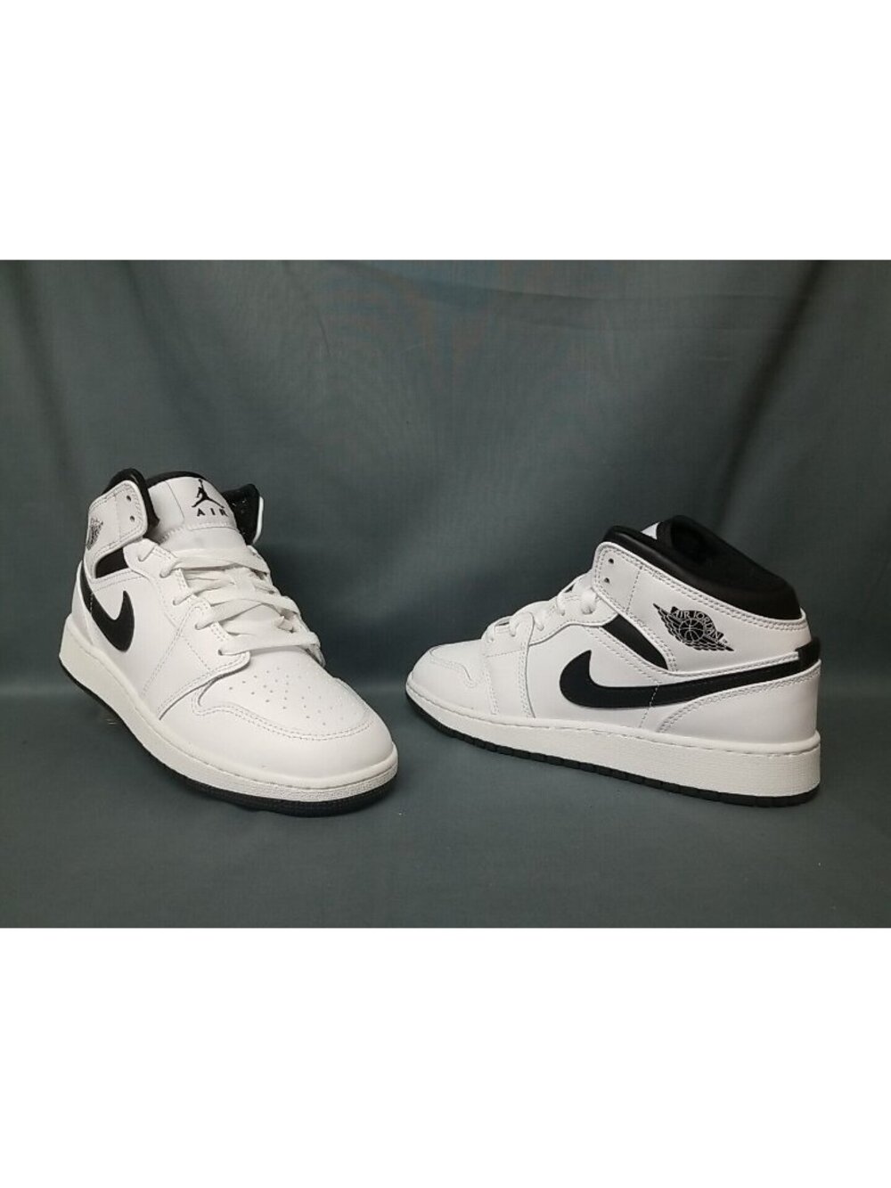 Nike Air Jordan 1 Mid (GS) Sneakers Leather White Black Boys Size 5 NEW NO BOX!